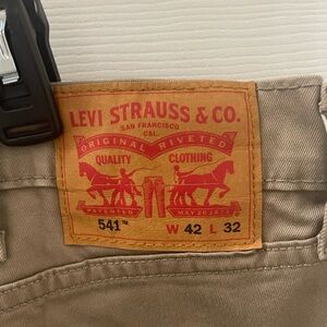 Levi's Men's Khaki Chinos